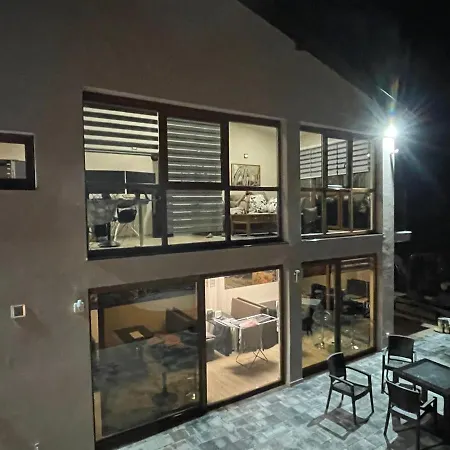 فندق مبيت وإفطار Josanica كونييتش