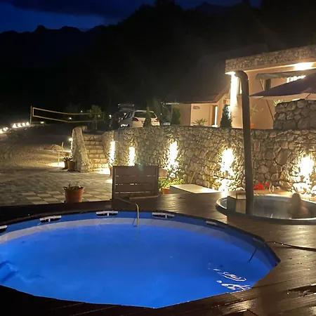 فندق مبيت وإفطار Josanica *